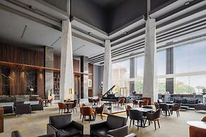 Dusit Thani LakeView Cairo