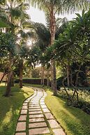 Dusit Thani LakeView Cairo