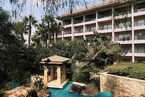 Dusit Thani LakeView Cairo