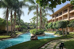 Dusit Thani LakeView Cairo