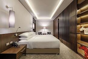 Dusit Thani LakeView Cairo