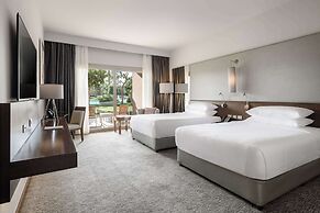 Dusit Thani LakeView Cairo