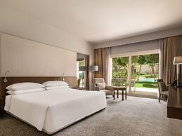 Dusit Thani LakeView Cairo