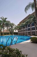 Dusit Thani LakeView Cairo