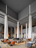 Dusit Thani LakeView Cairo