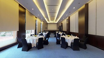 Dusit Thani LakeView Cairo