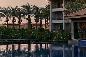 Dusit Thani LakeView Cairo
