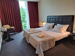 Axis Viana Business & SPA Hotel