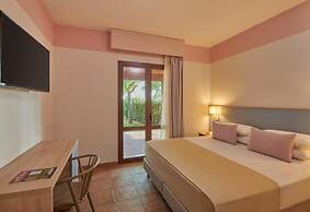 Serenusa Resort