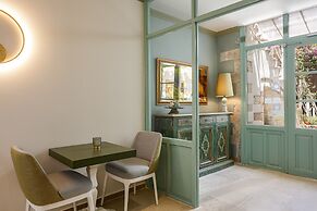 Mythos Suites Boutique Hotel