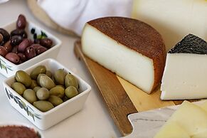 Mythos Suites Boutique Hotel