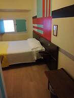 Hotel Cairoli