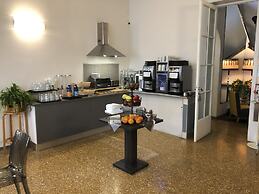 Hotel Cairoli