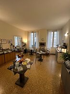 Hotel Cairoli