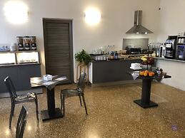 Hotel Cairoli