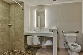 Holiday Inn Express & Suites Albuquerque Historic Old Town by IHG