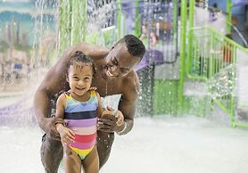 Metropolis Resort