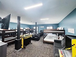 Metropolis Resort