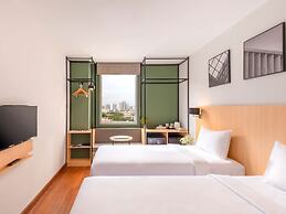 ibis Bangkok Sathorn