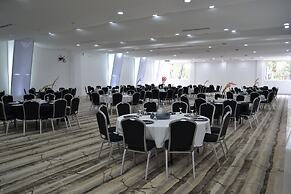 The Lakes Hotel and Conference Centre