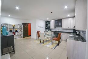 The Lakes Hotel and Conference Centre