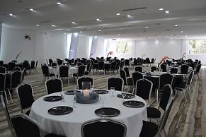 The Lakes Hotel and Conference Centre