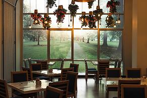 WOW Airport Hotel