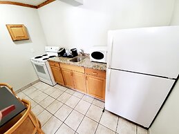 Travelodge by Wyndham Golden Sportsman Lodge