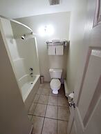 Travelodge by Wyndham Golden Sportsman Lodge