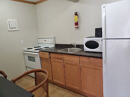 Travelodge by Wyndham Golden Sportsman Lodge