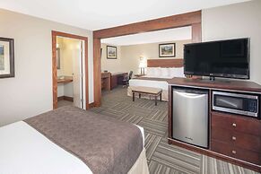 Travelodge by Wyndham Golden Sportsman Lodge