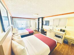 Travelodge by Wyndham Golden Sportsman Lodge