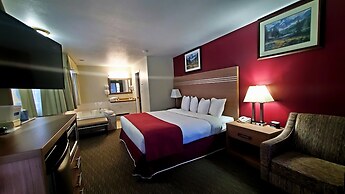 Travelodge by Wyndham Golden Sportsman Lodge