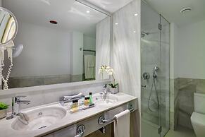 CM Playa del Moro Hotel