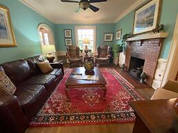 Williamsburg Manor B&B