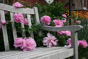 Williamsburg Manor B&B