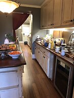 Williamsburg Manor B&B