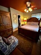 Williamsburg Manor B&B