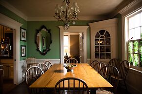 Williamsburg Manor B&B