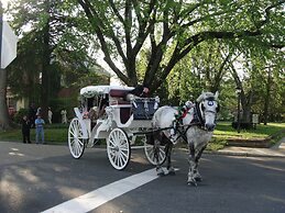 Williamsburg Manor B&B