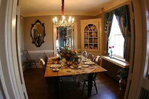 Williamsburg Manor B&B