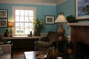 Williamsburg Manor B&B