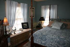 Williamsburg Manor B&B