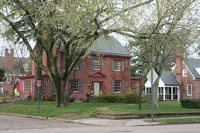 Williamsburg Manor B&B