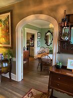 Williamsburg Manor B&B