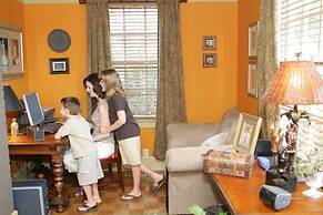 Williamsburg Manor B&B