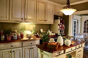 Williamsburg Manor B&B