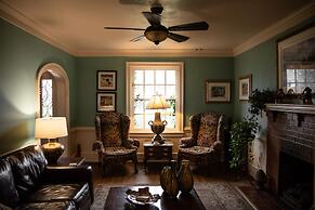 Williamsburg Manor B&B