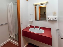 ASURE Explorer Motel & Apartments