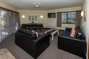 ASURE Explorer Motel & Apartments